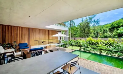 Casa Luxuosa em Condomínio Fechado – Cachoeira do Bom Jesus, Florianópolis/SC
