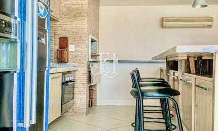 Cobertura Duplex com Piscina Privativa – Trindade, Florianópolis/SC