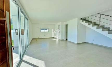 Casa Padrão à venda no Ribeirão da Ilha em Florianópolis/SC
