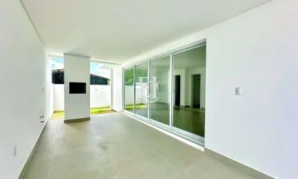 Casa com 3 Dormitórios e Churrasqueira no loteamento Villa Ribeirão – Florianópolis