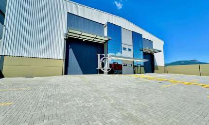 Galpão Novo e Funcional no Setor Industrial de Palhoça – SC