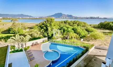 Cobertura Linear com Vista Permanente para o Mar à Venda no João Paulo – Florianópolis/SC