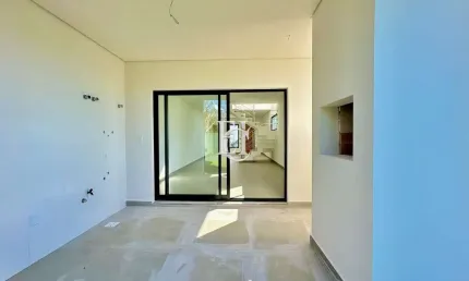 esidência nova no Ribeirão da Ilha com alto padrão e excelente localização