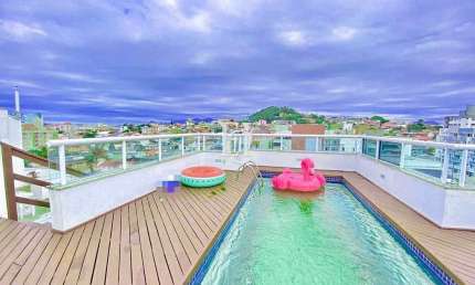 Conforto com vista privilegiada – Cobertura semi mobiliada em Coqueiros, Florianópolis