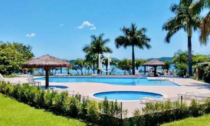 Loft mobiliado com vista mar à venda no Porto da Lagoa Resort – Charme em meio à natureza da Lagoa da Conceição