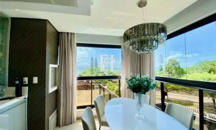 Apartamento Padrão à venda no bairro Agronômica em Florianópolis/SC