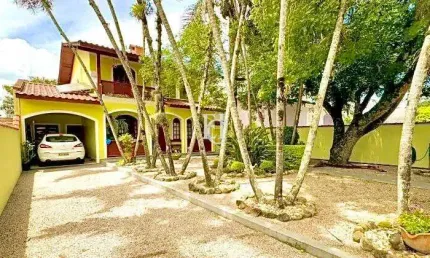 Casa ampla com 4 dormitórios, quintal e energia solar no sertão do maruim