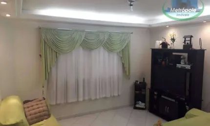 Sobrado com 3 dormitórios à venda, 155 m² por R$ 680.000,00 - Chácara do Vovô - Guarulhos/SP