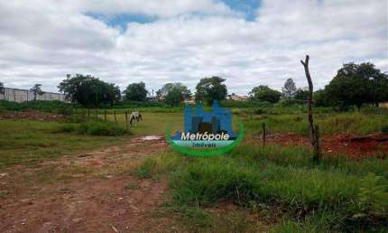 Area com 16,805 metros quadrados otima para empreendimento