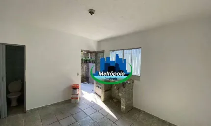 Casa com 1 dormitório para alugar, 35 m² por R$ 800,01/mês - Jardim São Francisco - Guarulhos/SP