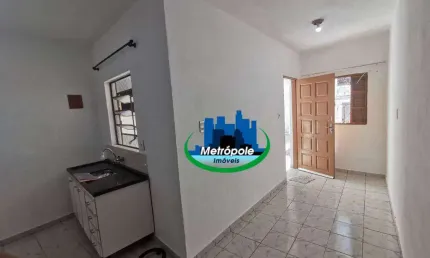 Casa com 1 dormitório para alugar, 55 m² por R$ 750/mês - Jardim Scyntila - Guarulhos/SP