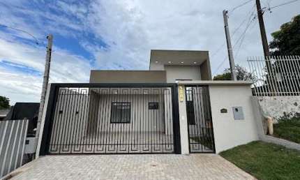 Casa Térrea com 01 Quarto e 01 Suíte no bairro Santa Cruz