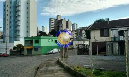 Terreno à venda no Exposição, Caxias do Sul  por R$ 560.000