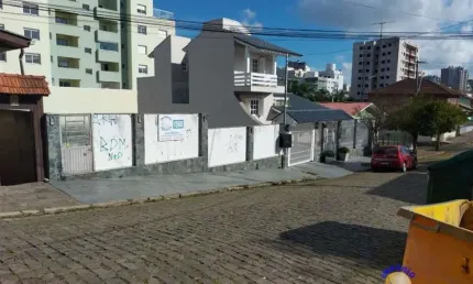 Terreno à venda no Universitário, Caxias do Sul  por R$ 450.000