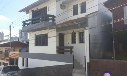 Casa com 4 quartos à venda no Rio Branco, Caxias do Sul , 220 m2 por R$ 750.000
