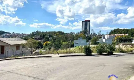 Terreno à venda no Desvio Rizzo, Caxias do Sul  por R$ 325.000