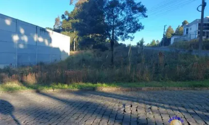 Terreno à venda no Desvio Rizzo, Caxias do Sul  por R$ 240.000