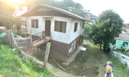 Casa com 6 quartos à venda no Cruzeiro, Caxias do Sul , 129 m2 por R$ 240.000