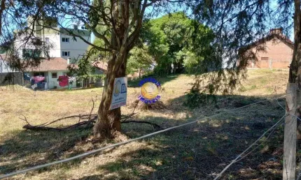 Império imóveis, vende 4 excelentes terrenos planos.