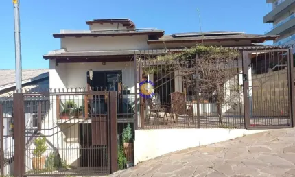 Casa com 3 quartos à venda no Rio Branco, Caxias do Sul , 158 m2 por R$ 1.200.000