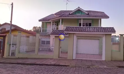 Casa com 3 quartos à venda na Bela Vista, Caxias do Sul , 224 m2 por R$ 970.000