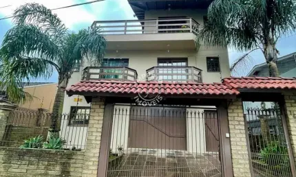 Casa com 3 quartos à venda em Fátima, Caxias do Sul , 262 m2 por R$ 880.000