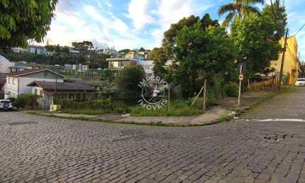 Terreno à venda no Medianeira, Caxias do Sul  por R$ 550.000