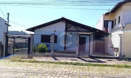 Casa com 6 quartos à venda no Santa Lúcia do Piaí, Caxias do Sul , 194 m2 por R$ 850.000