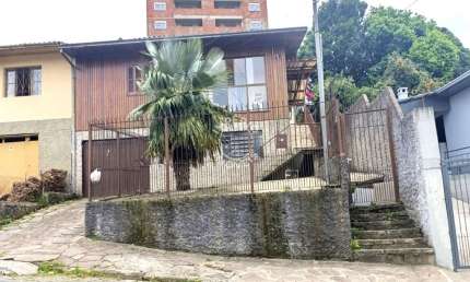 Casa com 4 quartos à venda no Rio Branco, Caxias do Sul , 179 m2 por R$ 373.000