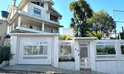 Casa com 3 quartos à venda no Rio Branco, Caxias do Sul , 313 m2 por R$ 1.650.000