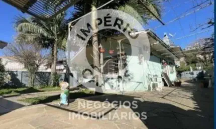 Casas - 3 dormitórios ( 2 suítes ) , pátio, amplo terreno , bairro charqueadas