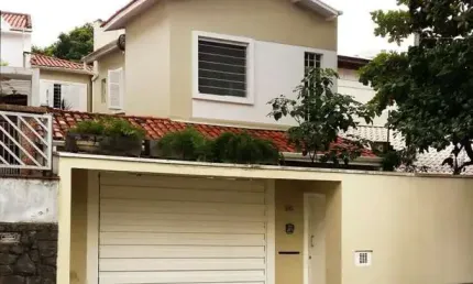 CASA PERTO DO PARQUE DA ACLIMAÇÃO - 240M², 3 DORMITÓRIOS, 3 VAGAS