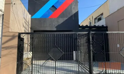 Locação de salão comercial de 140m² no cambuci / sp