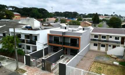 Sobrado com 3 quartos à Venda no Bairro Pinheirinho - Curitiba, PR