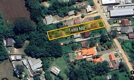 Chácara em Campo Magro: 3 Dormitórios (1 Suíte), Localização Privilegiada e 1.489 m² de Terreno
