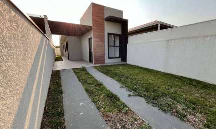 A Casa Perfeita para Sua Família – Moderna, Espaçosa e Bem Localizada!