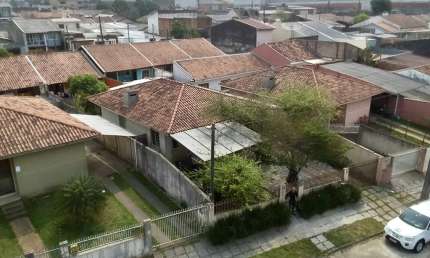 Casa com Suíte, Lareira e Espaço Gourmet a 10 Minutos do Centro – Bairro Quississsana