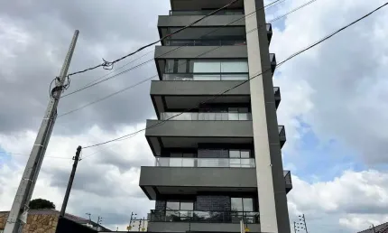 Amplo Apartamento! 3 Quartos, Suíte, Sacada Gourmet e 2 Vagas no Centro.