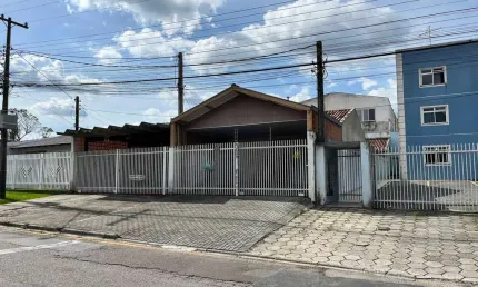 Casa com 3 quartos e edícula com churrasqueira – bairro cruzeiro