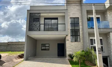 Sobrado Alto Padrão em Condomínio Fechado, 140m², 3 Quartos e Churrasqueira