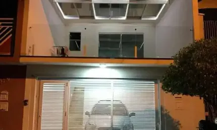 Sobrado à Venda em Mogi das Cruzes 3 dormitórios suíte 2 vagas