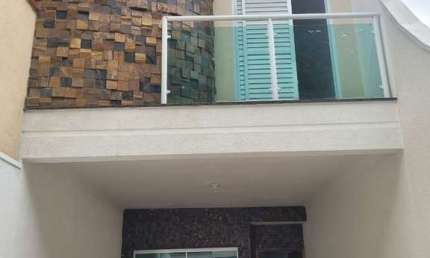 Sobrado com 03 dormitórios e 01 suíte com 02 vaga no Residencial Oratório
