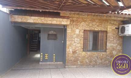 Casa   com 02 dormitórios sendo 01 suíte com 02 vaga de garagem na Vila Matilde.