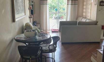 Sobrado com 02 dormitórios e suíte com vaga de garagem na Vila Formosa