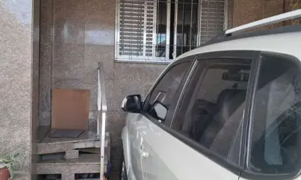 Casa com 04 dormitórios e com 02 vagas de  garagem na vila mafra