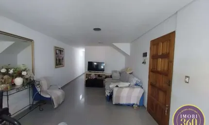 Sobrado com 4 Quartos e 4 banheiros à Venda, 190 m² por R$530.000
