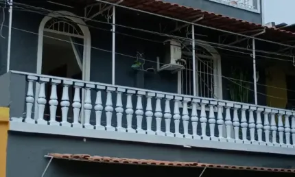 Vendo - linda casa no conjunto eldodaro - pq 10 proximo a praça do carangueijo.