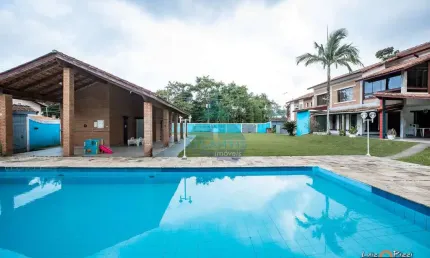 Casa com 9 dorms, Praia da Lagoinha, Ubatuba - R$ 2 mi, Cod: 1973