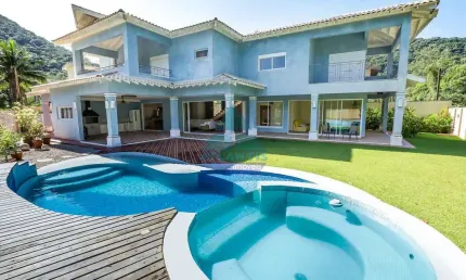 Casa com 5 quartos, Recanto da Lagoinha, Ubatuba - R$ 3.79 mi, Cod: 833