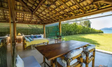 Casa com 3 dorms, Praia Brava, Ubatuba - R$ 7.5 mi, Cod: 1544